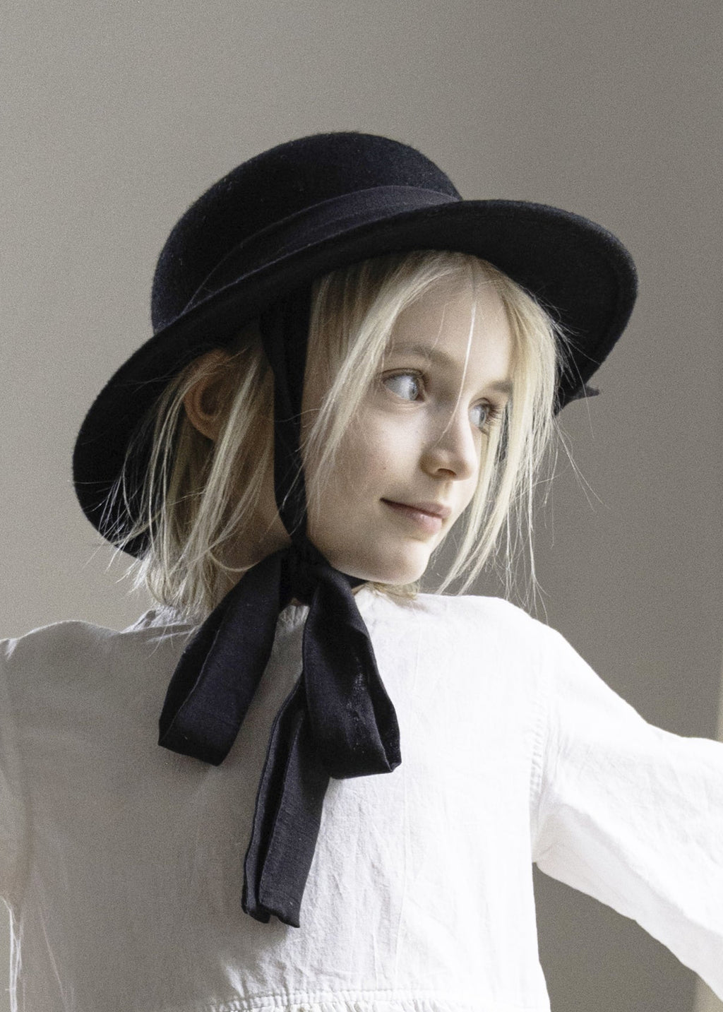 FELT HAT in black