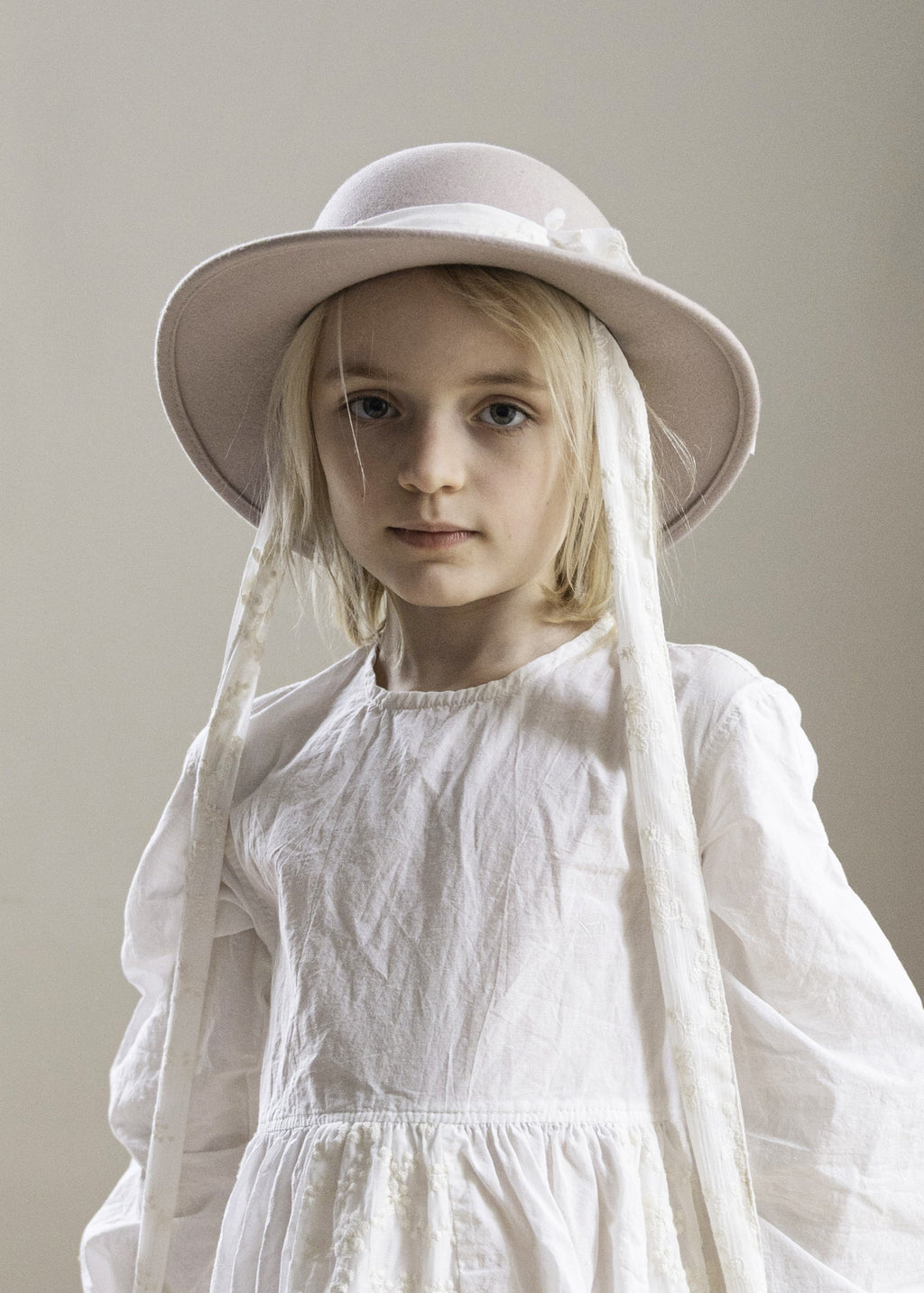 FELT HAT in pale rose with embroidered ribbons
