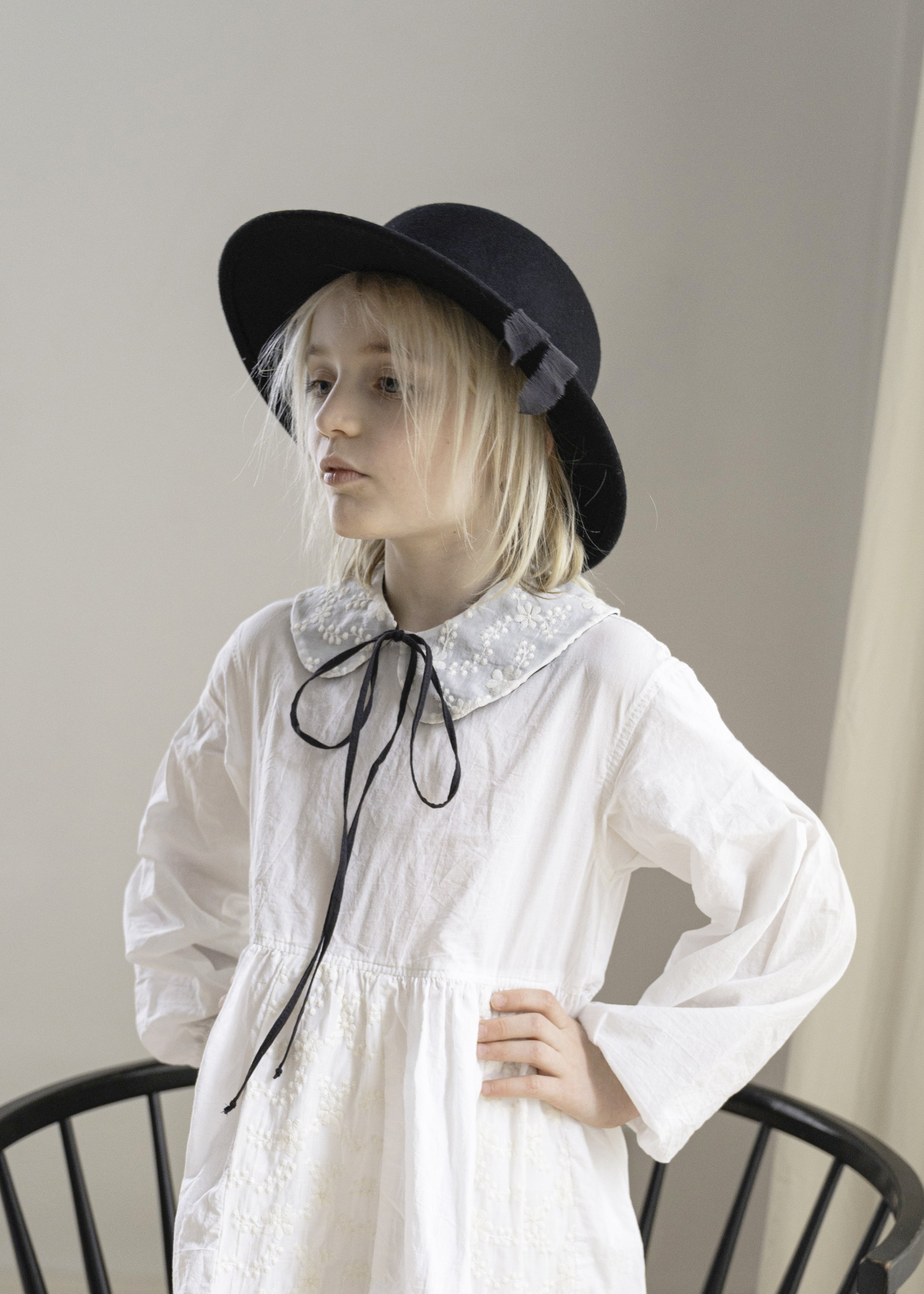 FELT HAT in black