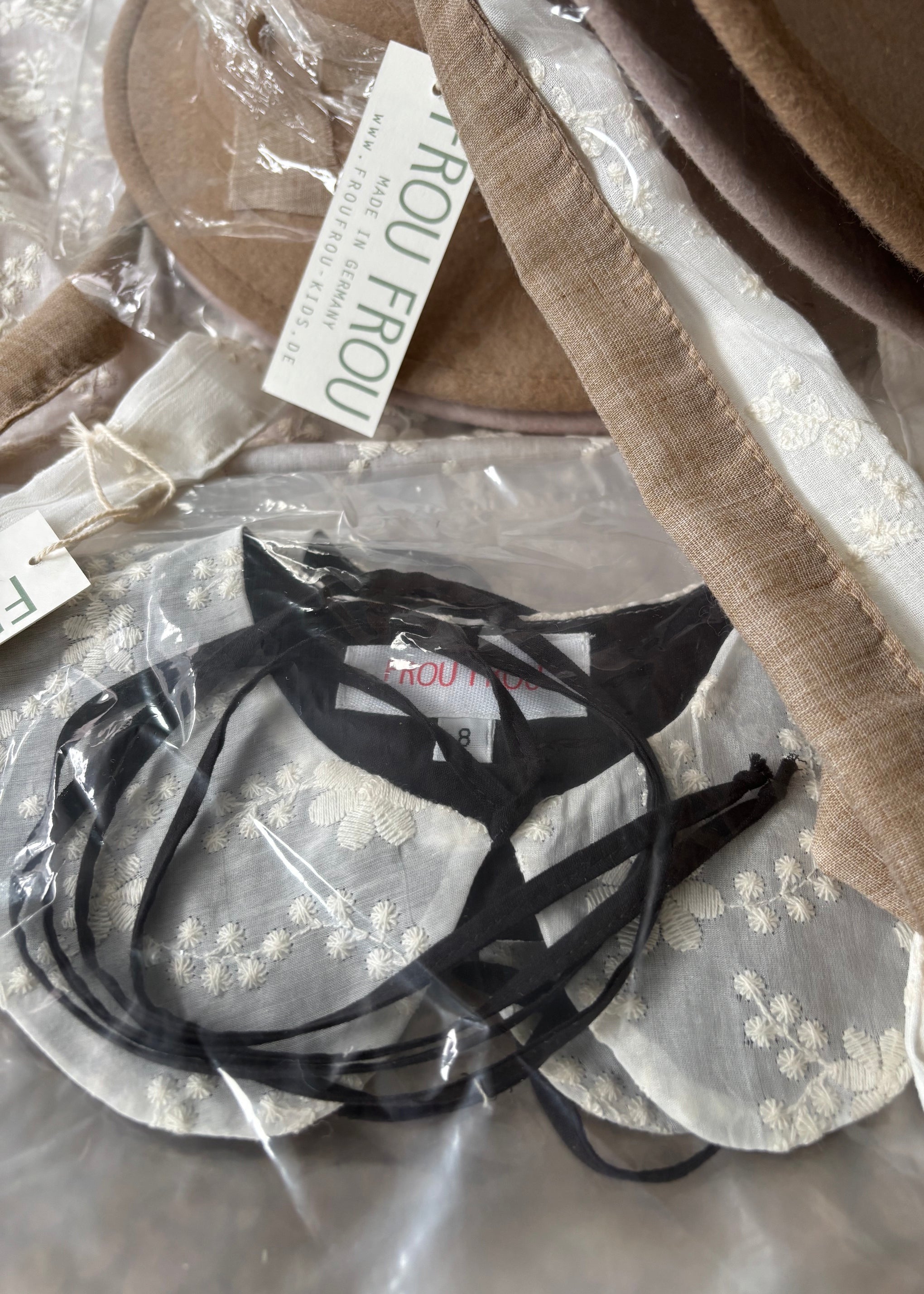 detachable embroidered silk COLLAR